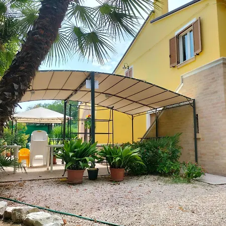Alojamento de Acomodação e Pequeno-almoço Edera Porto SantʼElpidio